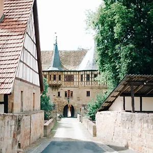 Urlaub Im Wasserschloss Irmelshausen Ferienhaus