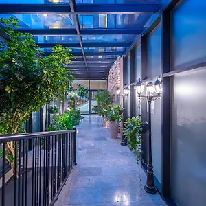 Laerton 4*, Tbilisi Georgien